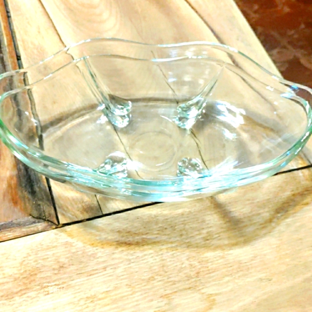 Antique banana split bowls. GLASS